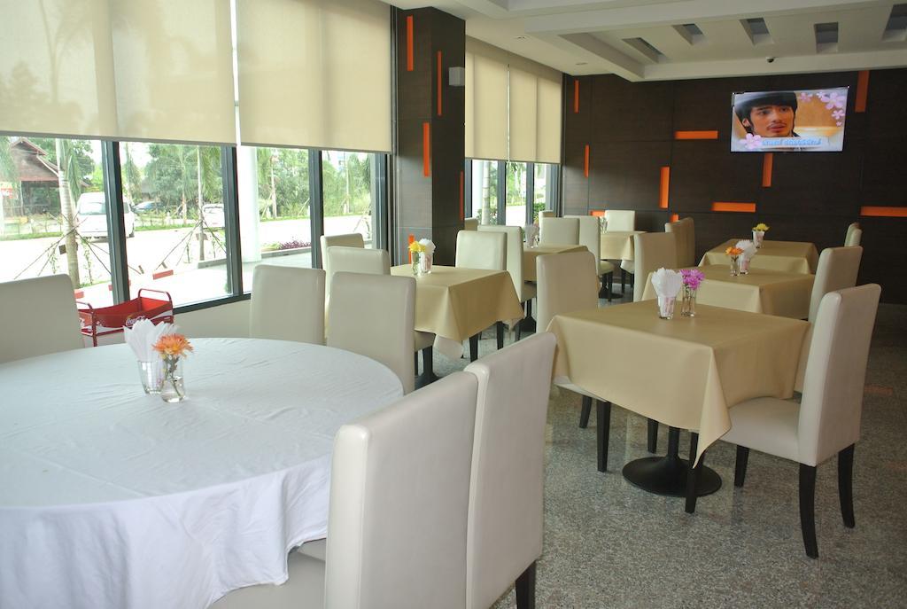 S Tara Grand Hotel Surat Thani Bagian luar foto