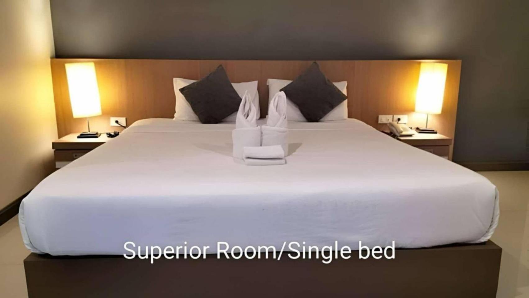 S Tara Grand Hotel Surat Thani Bagian luar foto
