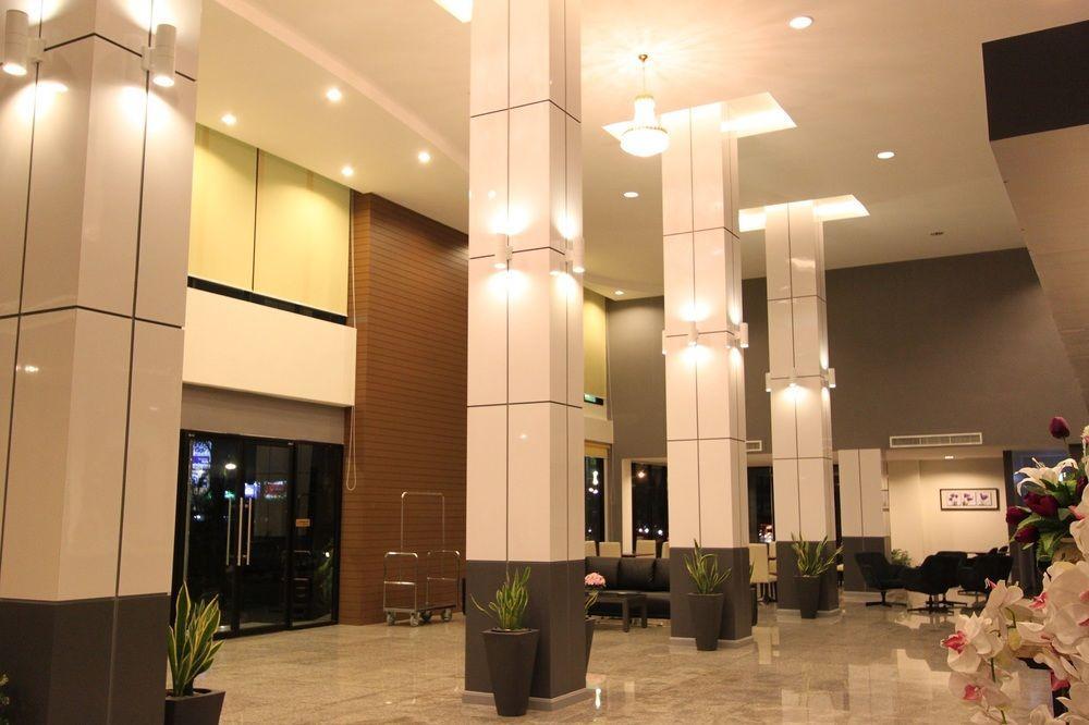 S Tara Grand Hotel Surat Thani Bagian luar foto