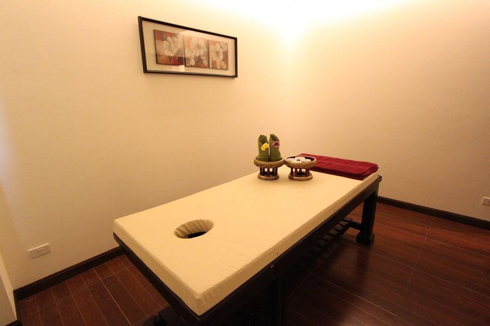 S Tara Grand Hotel Surat Thani Bagian luar foto