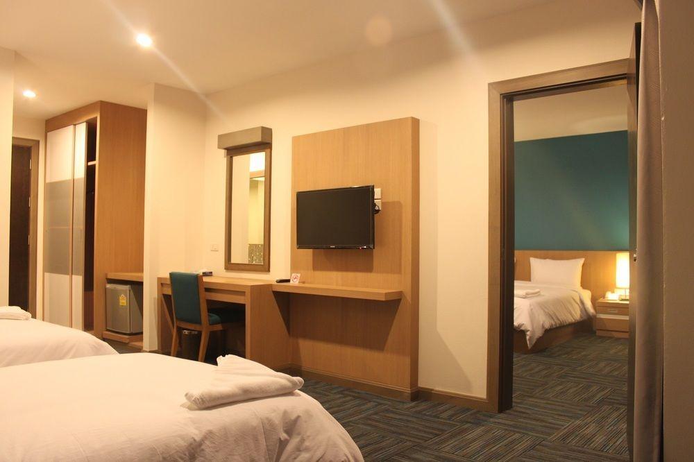 S Tara Grand Hotel Surat Thani Bagian luar foto