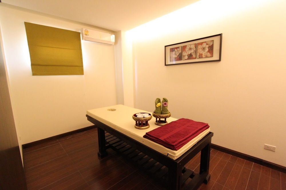 S Tara Grand Hotel Surat Thani Bagian luar foto