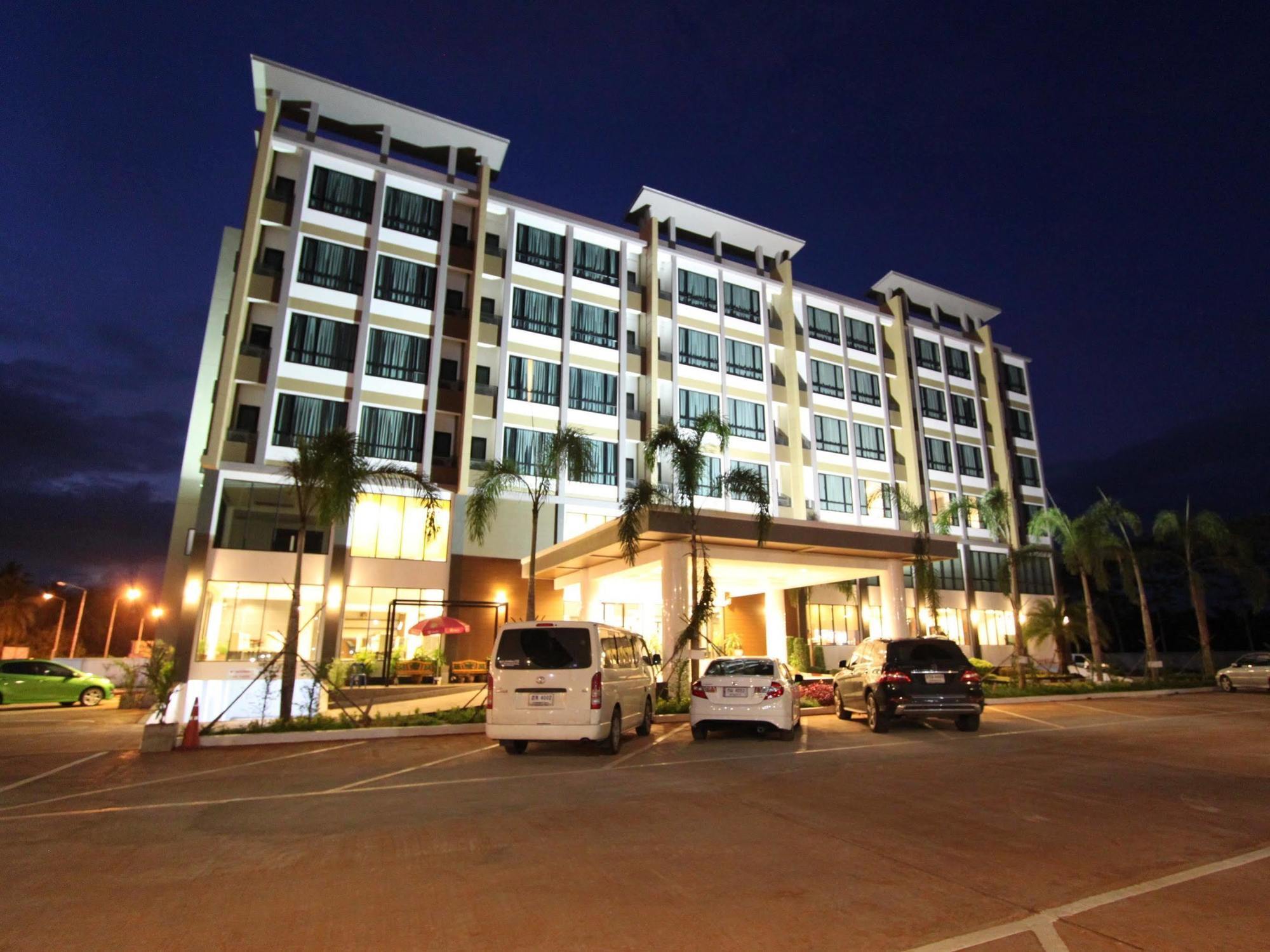 S Tara Grand Hotel Surat Thani Bagian luar foto