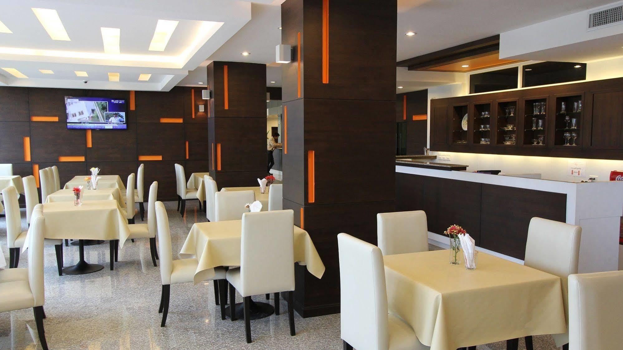 S Tara Grand Hotel Surat Thani Bagian luar foto